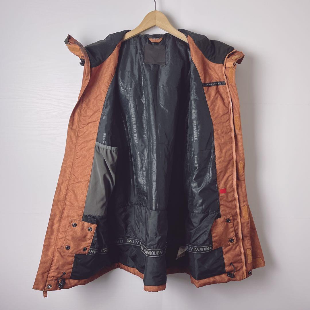 ア*イ様 OAKLEY スノーボードウェア　ジャケット　アウター　中綿入り　メン