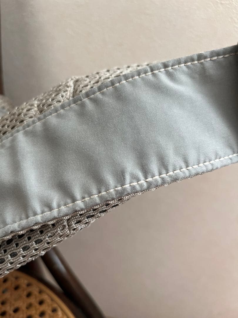 ベビービョルン　ワンカイエアー　グレージュ