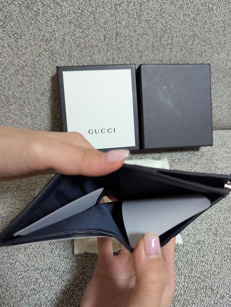 GUCCI ネイビー 二つ折り財布