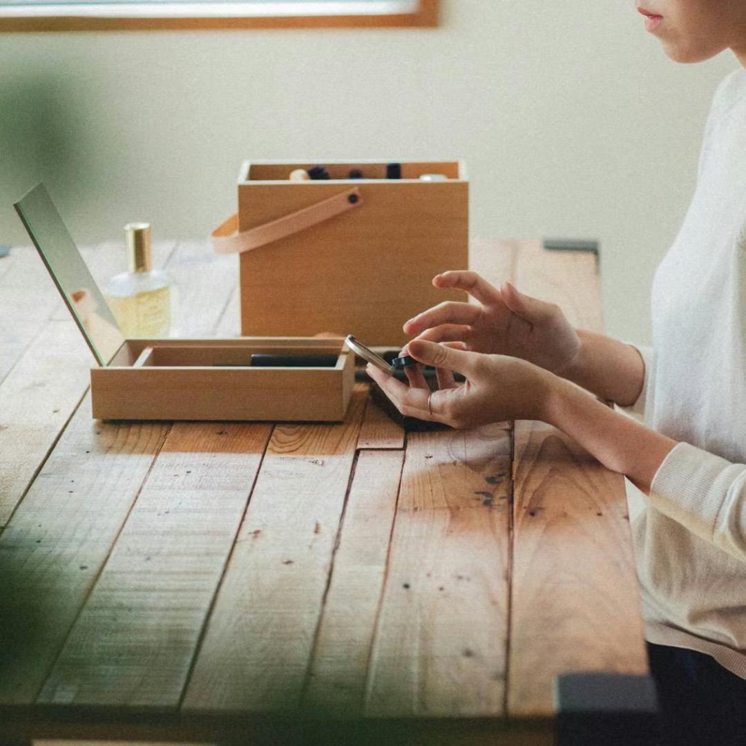 「私らしい一日のはじまりに」道具も気持ちも整うメイクボックス