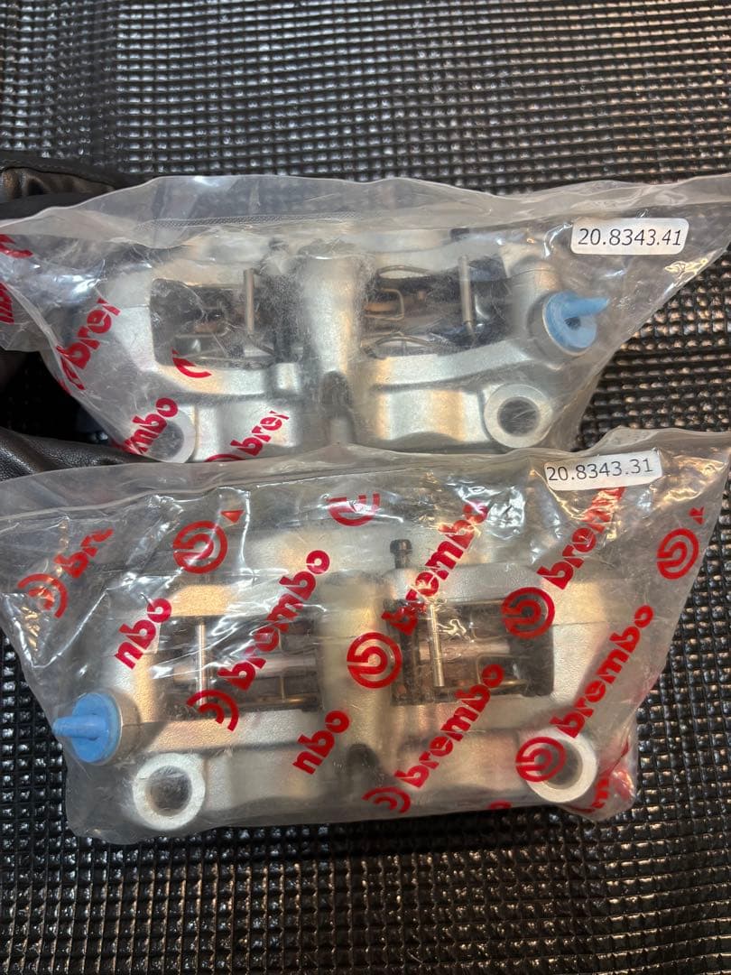 （新品）ブレンボ Brembo 4Pブレーキキャリパー 100㎜ 新品パッド付き