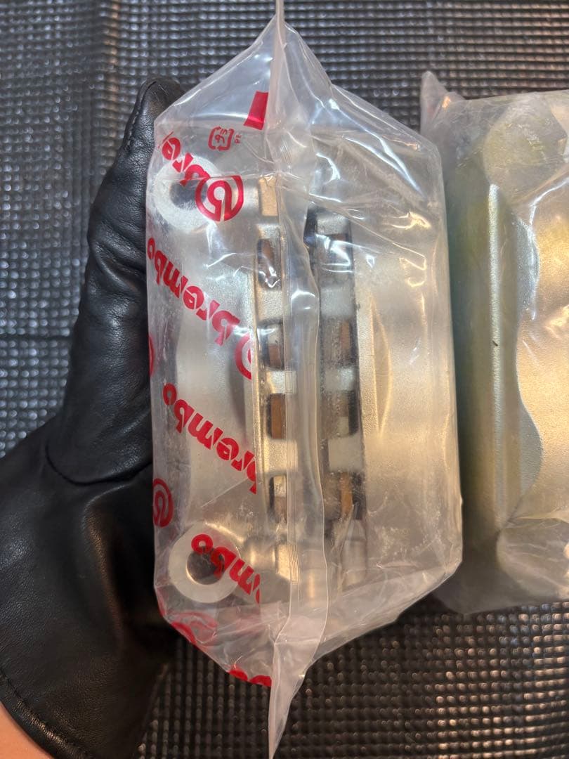 （新品）ブレンボ Brembo 4Pブレーキキャリパー 100㎜ 新品パッド付き