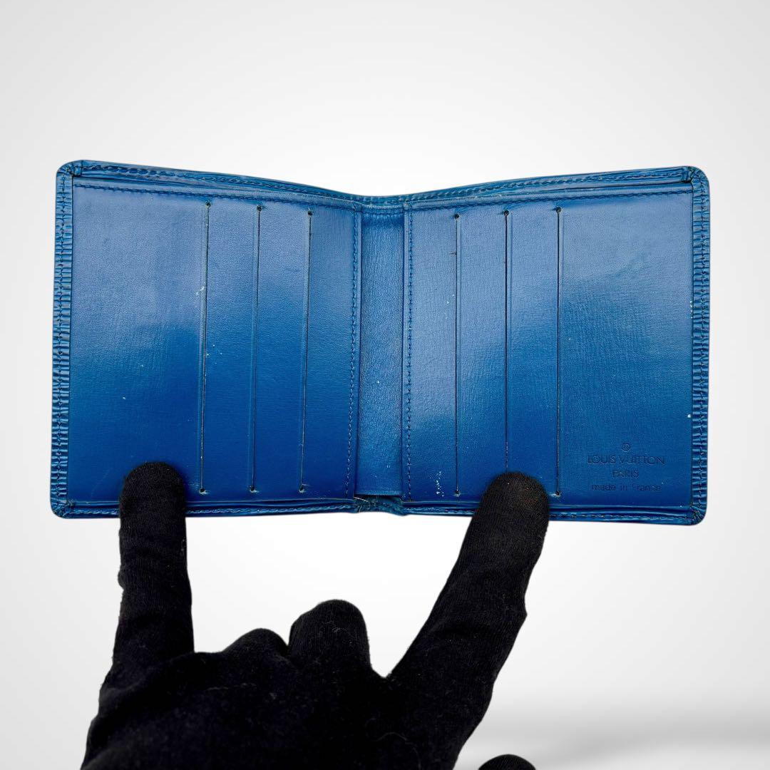 ルイヴィトン エピ ポルト ビエ 6カルトクレディ 二つ折り財布 ブルー 本革