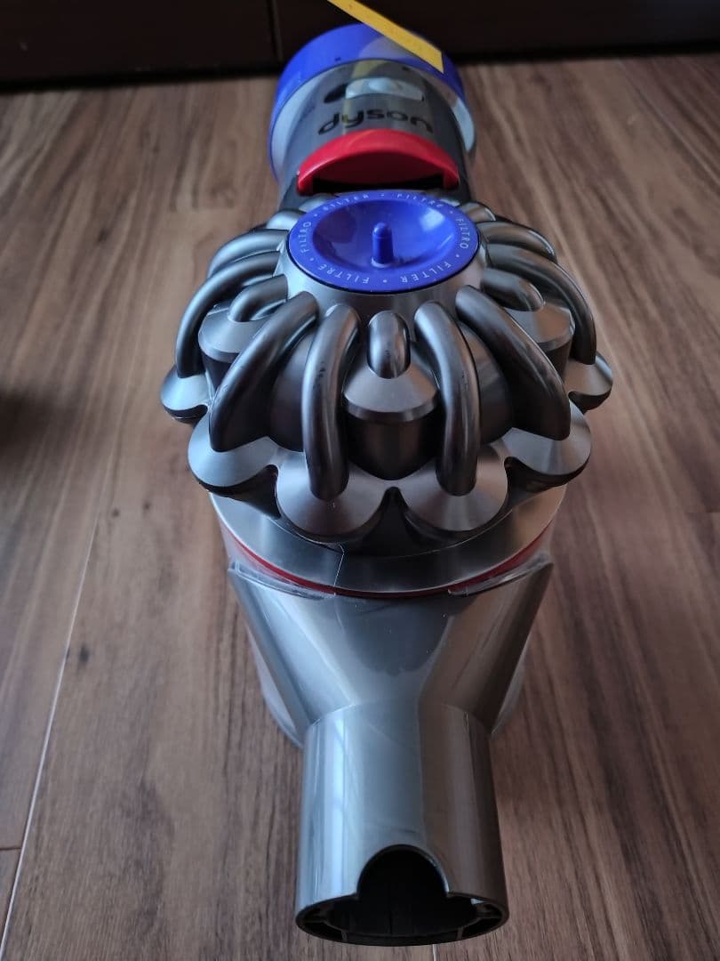 dysonダイソン　Ｖ８コードレスクリーナー②