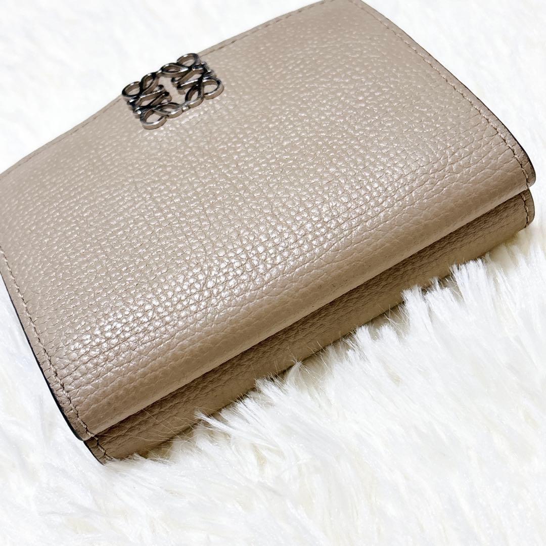 人気カラー✨LOEWE アナグラム トライフォールド ウォレット 三つ折り財布