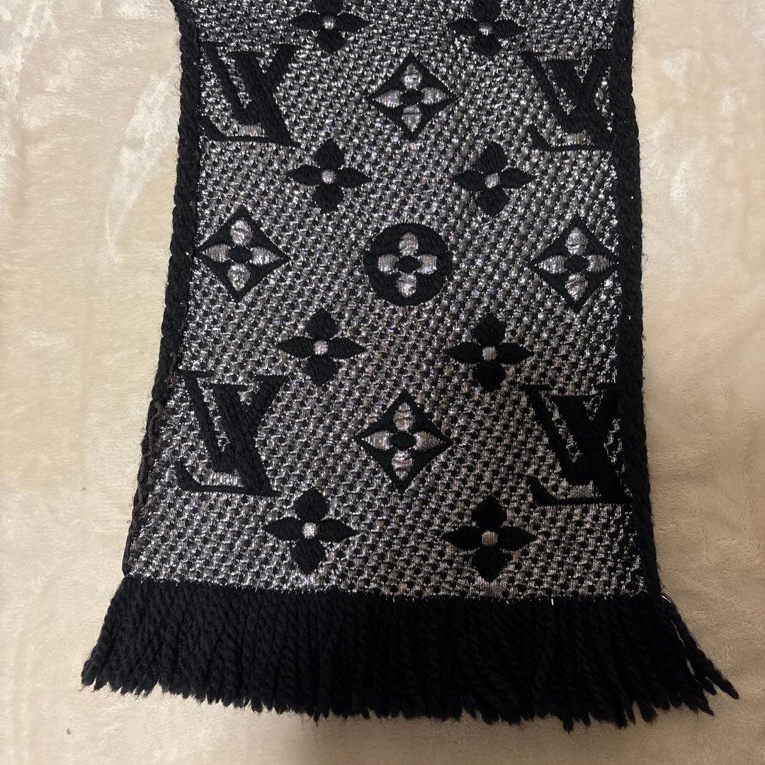 LOUIS VUITTON エシャルプ・ロゴマニア シャインM75833