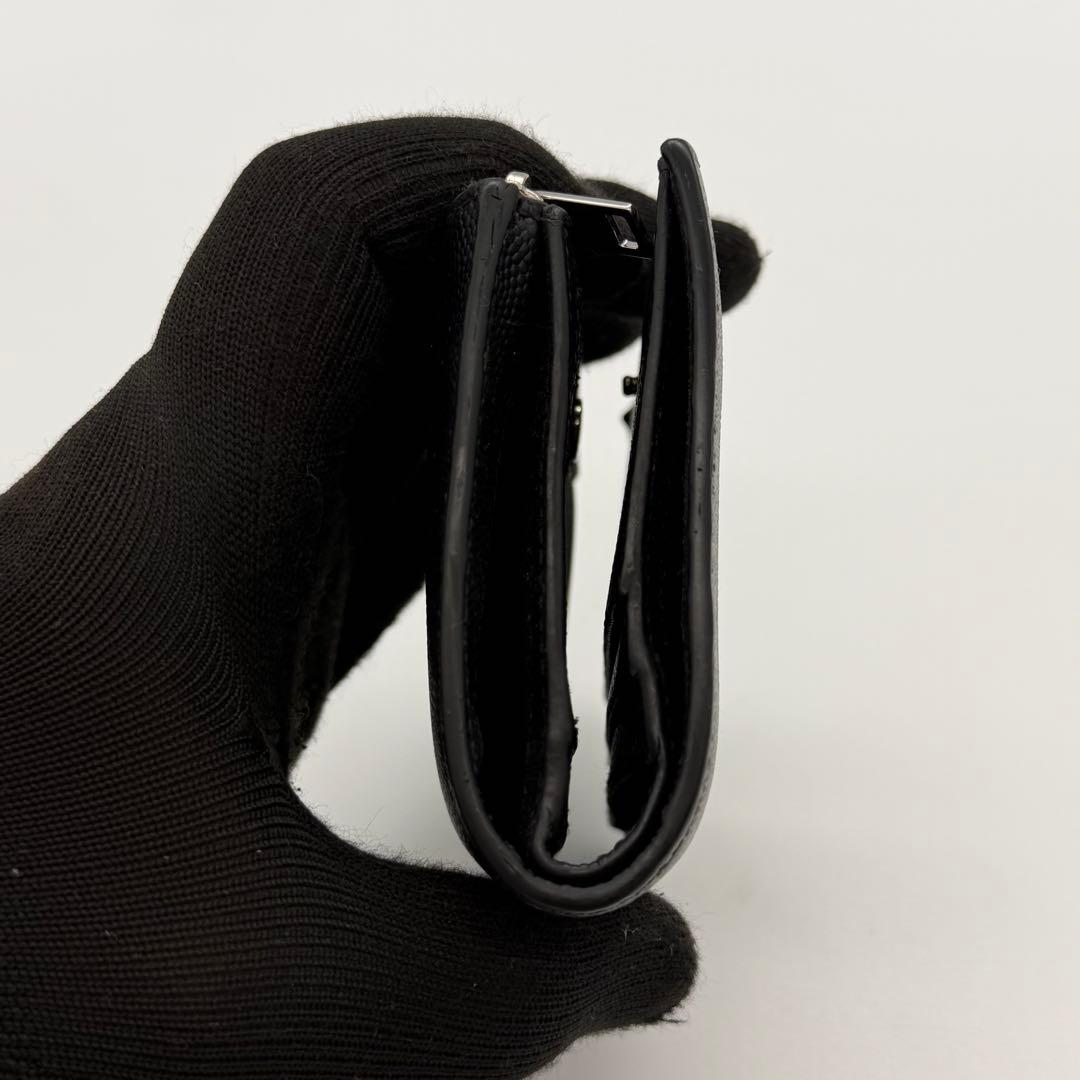 サンローラン　折り財布　キャビアスキン　ロゴ刻印　レザー　ブラック