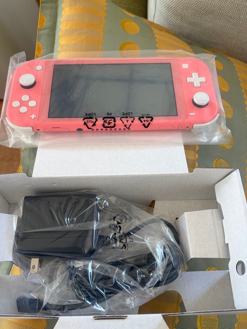 NINTENDO SWITCH Lite ニンテンドースイッチライト