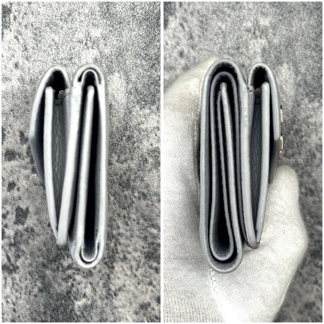 現行 極美品✨miumiu 三つ折り財布 ロゴ金具 ホワイト RFID搭載