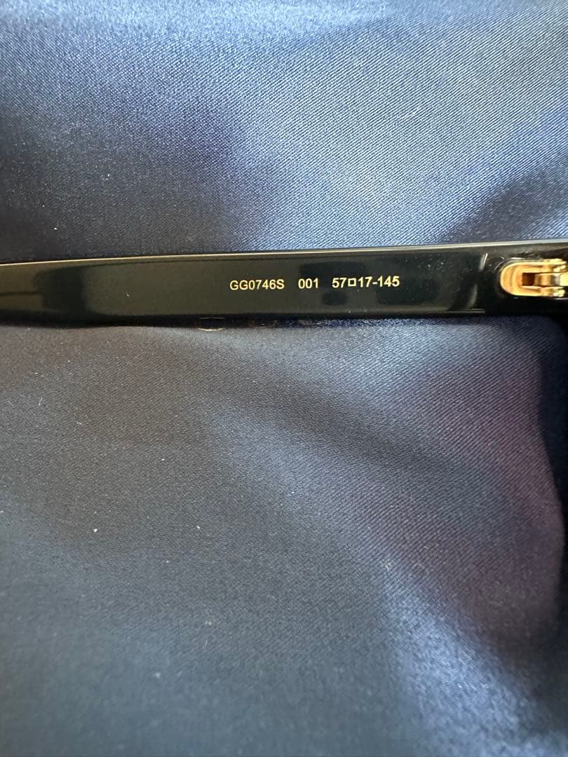 GUCCI サングラス GG0746S