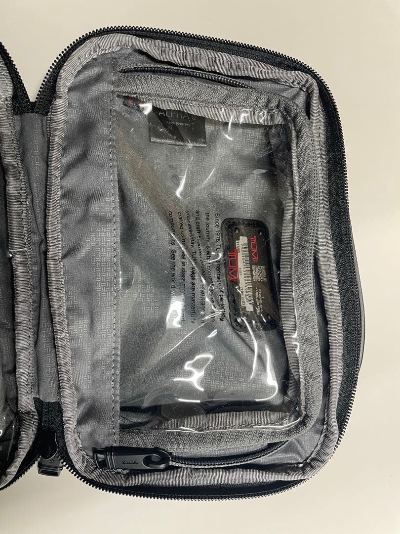 TUMI トラベルポーチ￼