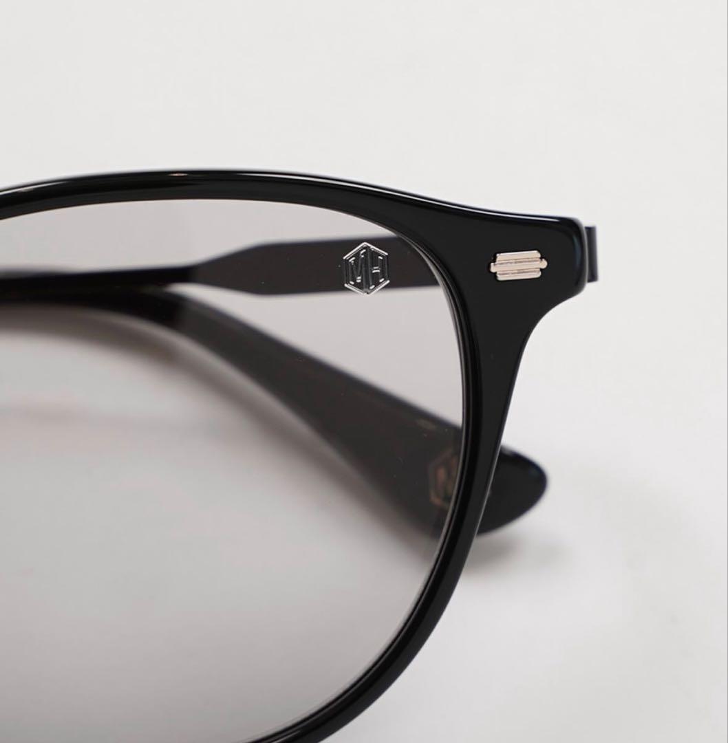 MAVE HAWK ブラックフレームサングラス ライトグレー