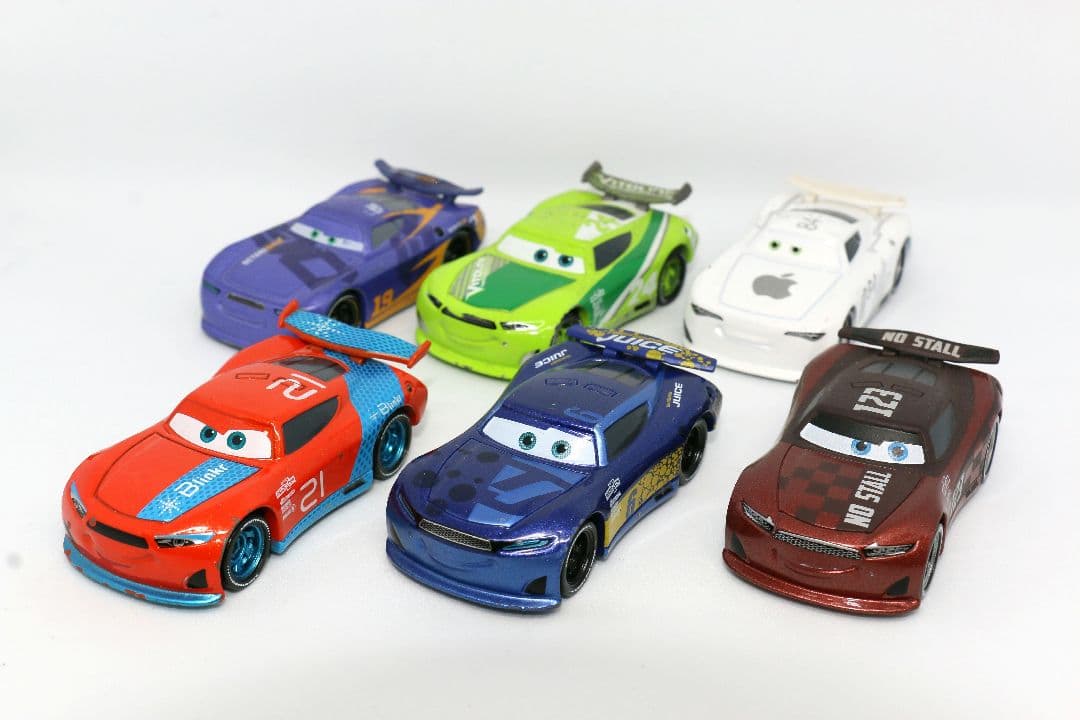 トミカ　カーズ　次世代レーサー6台セット