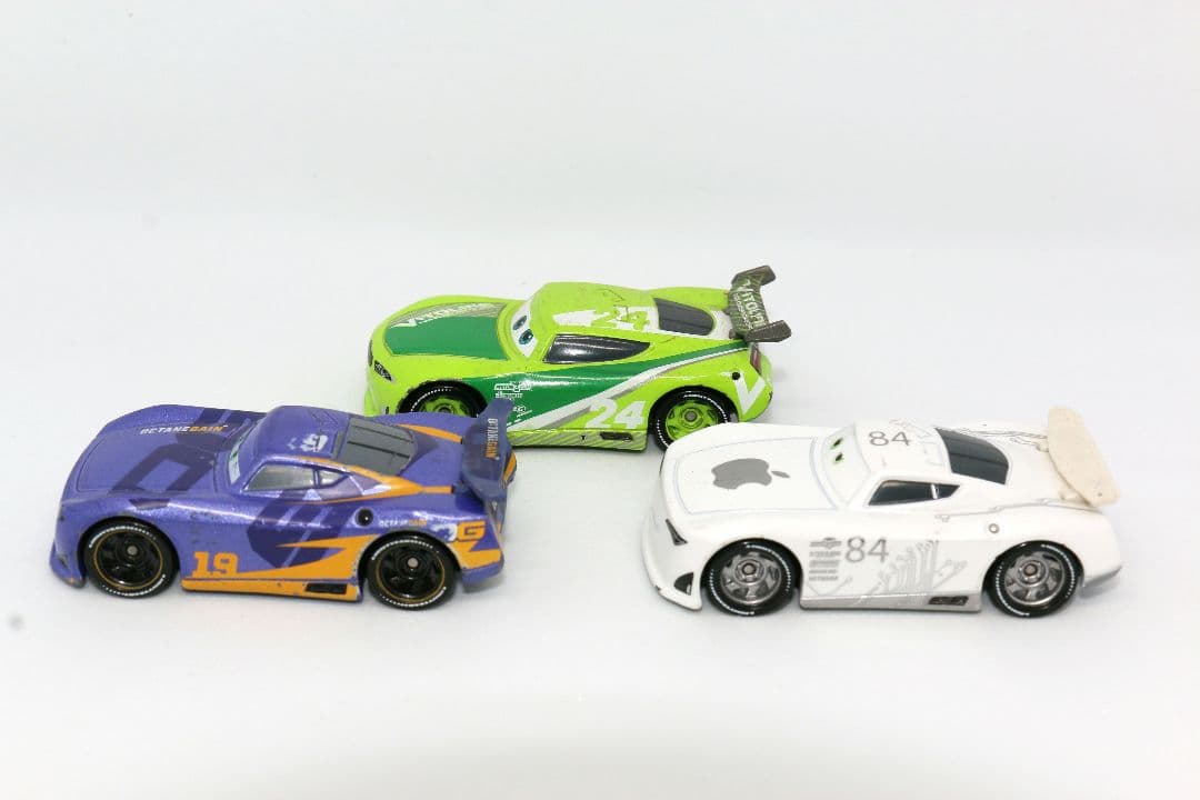 トミカ　カーズ　次世代レーサー6台セット