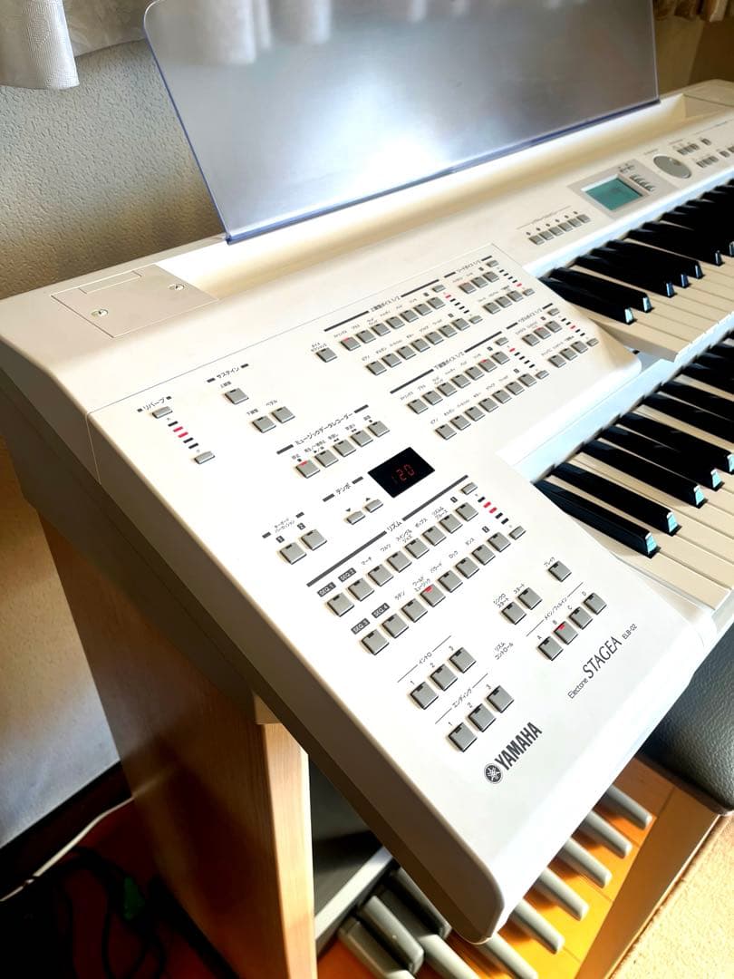 YAMAHAエレクトーンSTAGEA ELB-02 2016年製 &楽譜2冊付き