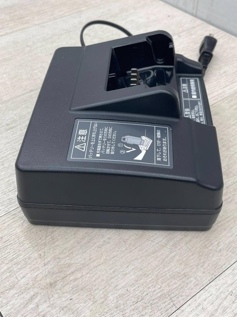 未使用 パナソニック バッテリー充電器 NKJ073Z 電動アシスト 純正品