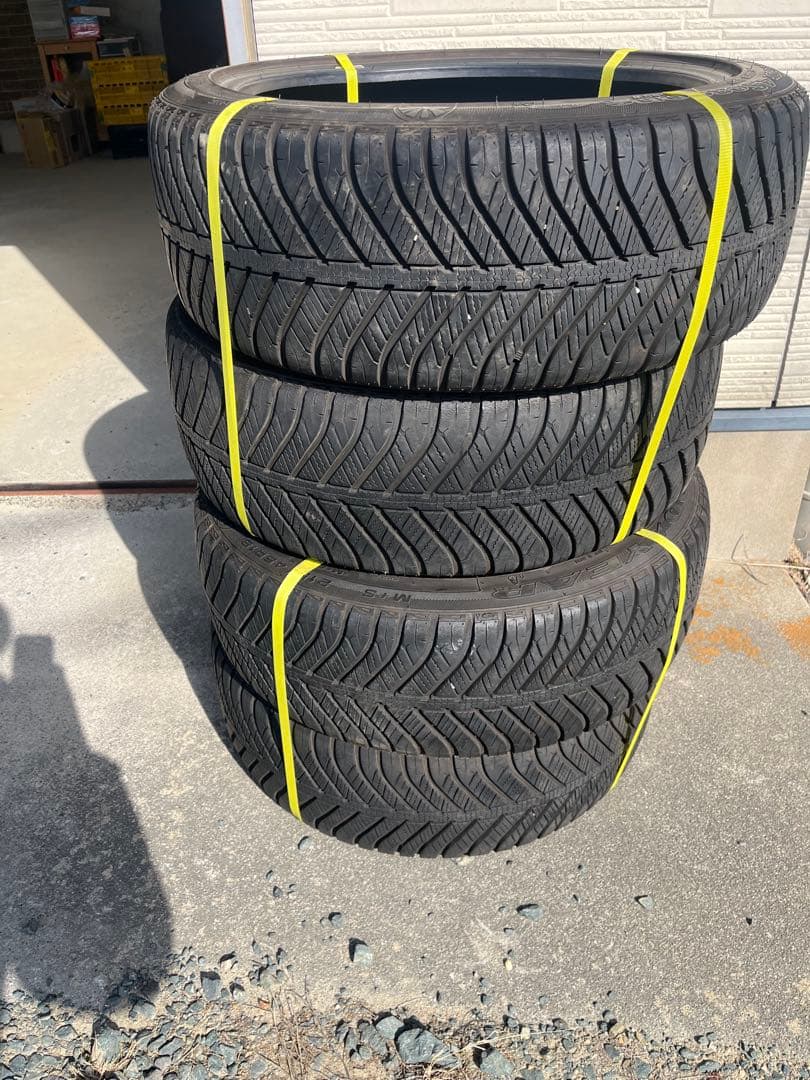 ☆送料込☆8分山以上☆ダンロップ ベクター 4シーズン 215/45R18 4本