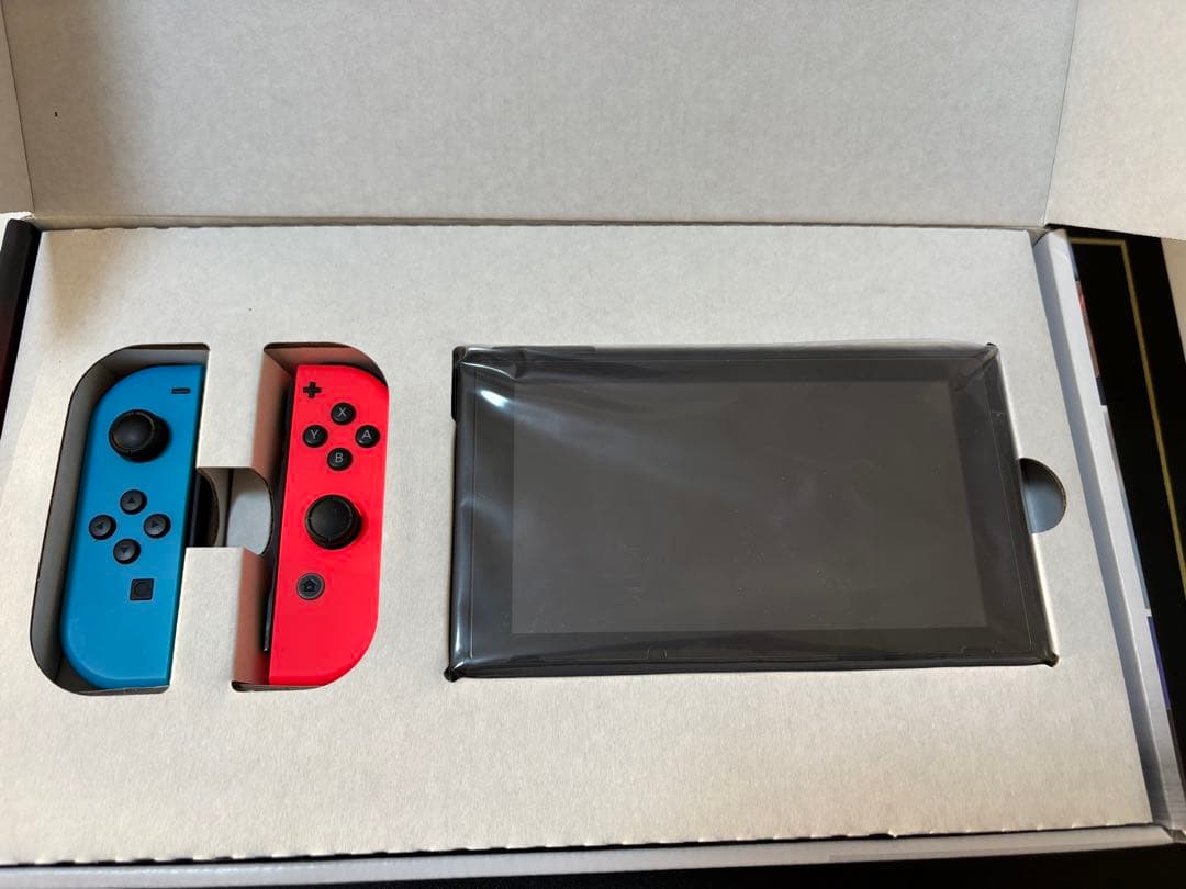 Nintendo Switch 本体　　青・赤 Joy-Con