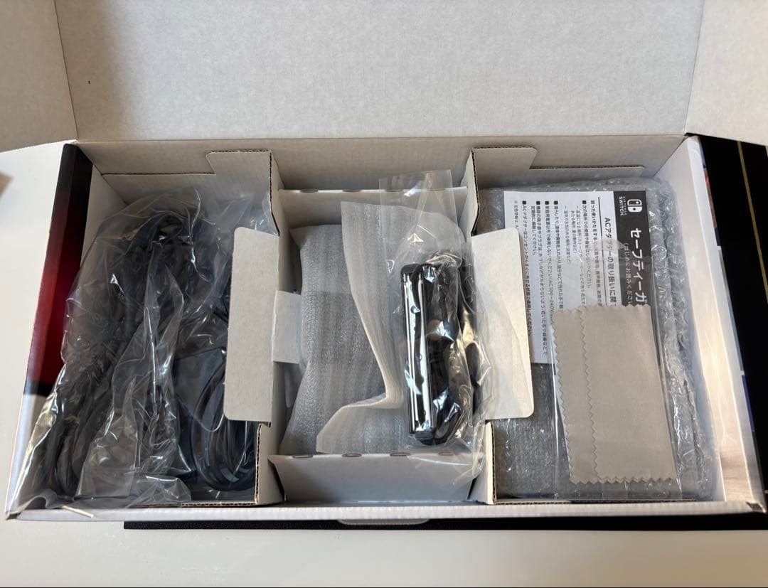 Nintendo Switch 本体　　青・赤 Joy-Con