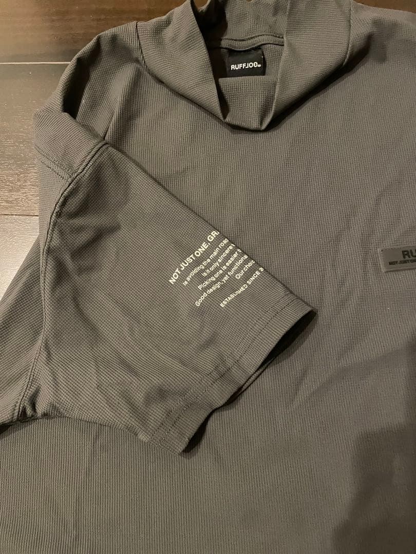 【連休限定価格】RUFFLOGラフロッグ モックネック グレー